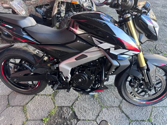 BAJAJ DOMINAR NS400Z BAJAJ DOMINAR NS400Z